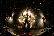 Bentham「雨降ってG高まるツアー ～We are the TYPHOON～」東京・渋谷CLUB QUATTRO公演の様子。（写真提供：ポニーキャニオン）