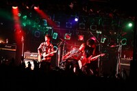 Bentham「雨降ってG高まるツアー ～We are the TYPHOON～」東京・渋谷CLUB QUATTRO公演の様子。（写真提供：ポニーキャニオン）
