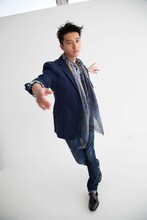 田口淳之介「田口 淳之介写真集　On the Moon」より。