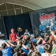 HOTSQUALL“超ギタ全乗せ”熱狂の「ONION ROCK FES」終宴