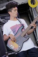 ceroのライブ時の厚海義朗（B）。