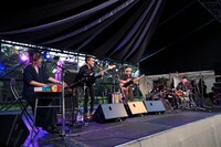 LITTLE CREATURES×原田郁子のライブの様子。