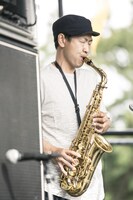キセルのサポートを務めた加藤雄一郎（Sax）。