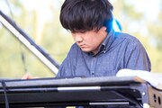 スカートのライブ時の佐藤優介（Key）。