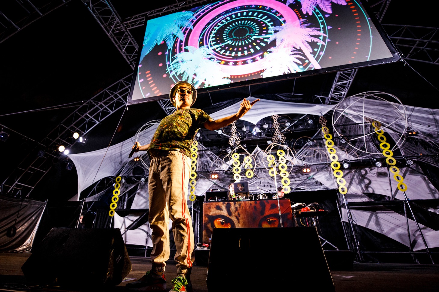 「CIRCLE '17」での電気グルーヴのライブ様子。