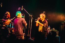 「BACK-ON 15th Anniversary Live -Ultimate Thanks-」の様子。（撮影：​木場ヨシヒト）