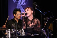 「～AZU 10th Anniversary PREMIUM LIVE～ AZUDECHANeeL FINAL」の様子。（写真提供：アリオラジャパン）