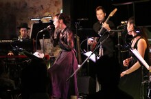 「～AZU 10th Anniversary PREMIUM LIVE～ AZUDECHANeeL FINAL」の様子。（写真提供：アリオラジャパン）