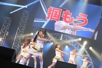 「I am LinQ～軌跡～」東京・中野サンプラザホール公演の様子。（写真提供：avex）