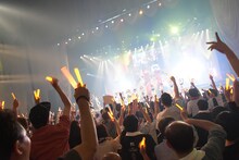 「I am LinQ～軌跡～」東京・中野サンプラザホール公演の様子。（写真提供：avex）