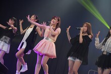 「I am LinQ～軌跡～」東京・中野サンプラザホール公演の様子。（写真提供：avex）