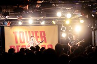 5月28日に東京・タワーレコード渋谷店B1F CUTUP STUDIOで行われたインストアライブの様子。（撮影：田中一人）