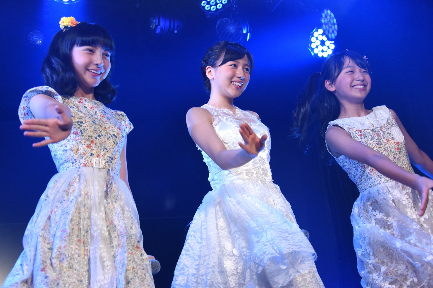 左から戸羽望実、神岡実希、井上姫月。