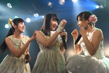 左から星里奈、鉄戸美桜、神岡実希。