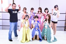 アップアップガールズ（仮）と高木三四郎。