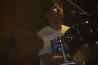 鈴木健人（Dr / never young beach）（撮影：村井香）