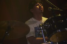 鈴木健人（Dr / never young beach）（撮影：村井香）