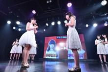 戸羽望実（右）にダメ出しする神岡実希（右）。