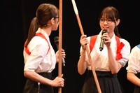 左から齋藤飛鳥、西野七瀬。