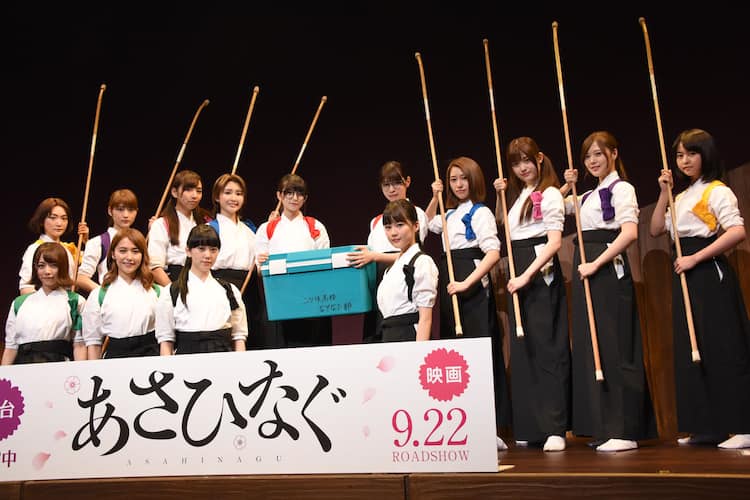乃木坂46「あさひなぐ」映画版キャストが舞台版会場に登場、14人で 