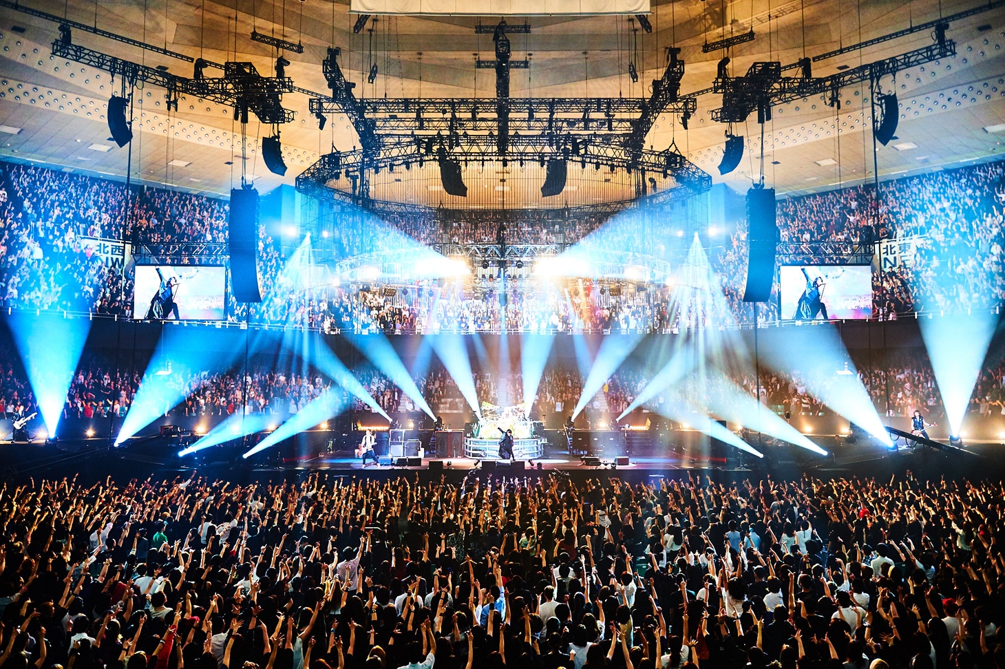 「LUNA SEA The Anniversary 2017 5.29 日本武道館」の様子。（写真提供：株式会社LUNA SEA）
