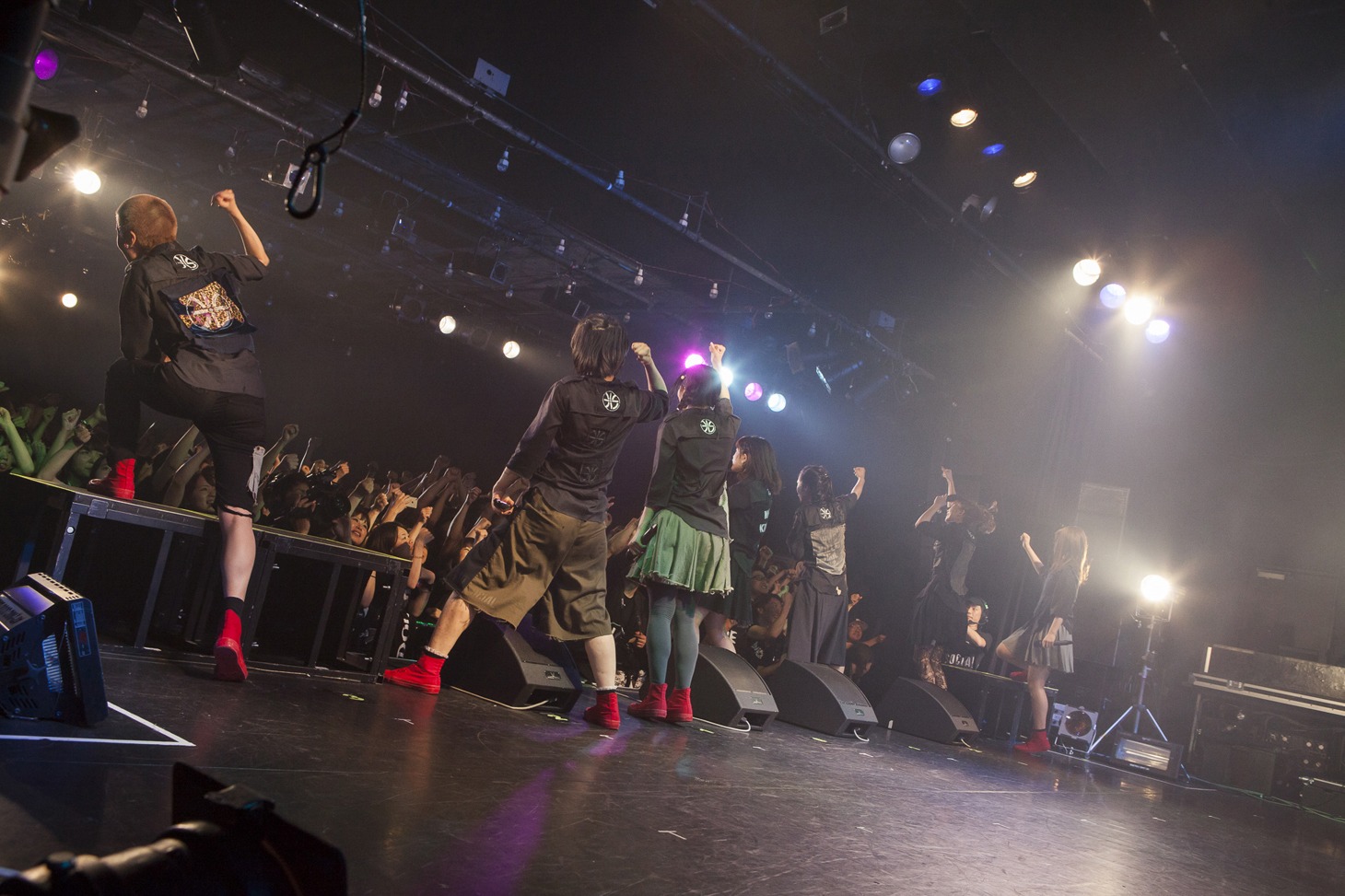 BiSのライブの様子。（撮影：外林健太）