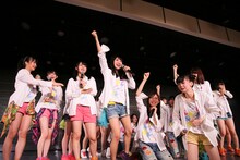 東京・AKB48劇場にて行われた「AKB48 49thシングル選抜総選挙」速報発表でのNGT48メンバー。(c)AKS