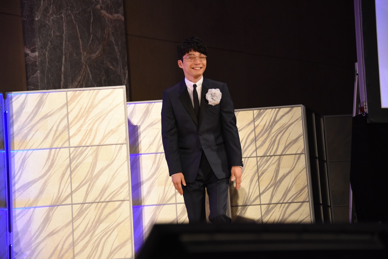 再登場した星野源。