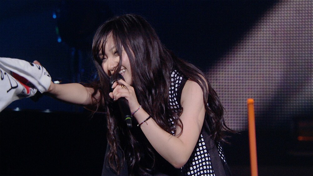 ももクロ有安杏果がタオル振り回す、ソロコンよりアレキ川上提供曲のライブ映像