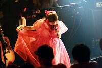 コレサワ（撮影：小坂茂雄）