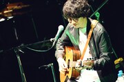 片岡健太(Vo, G)(撮影:後藤壮太郎)