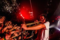 HEY-SMITHのライブの様子。（Photo by Takashi "TAKA" Konuma）