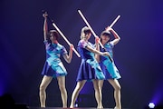 「Perfume FES!! 2017」幕張メッセ国際展示場2日目公演の様子。(撮影:西槇太一)