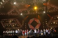 「Amuse Fes in MAKUHARI 2017 -rediscover-」フィナーレの様子。（写真提供：アミューズ）