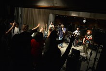 OKAMOTO'Sが出演した「KIRIN BEER "Good Luck" LIVE」の様子。（写真提供：TOKYO FM）