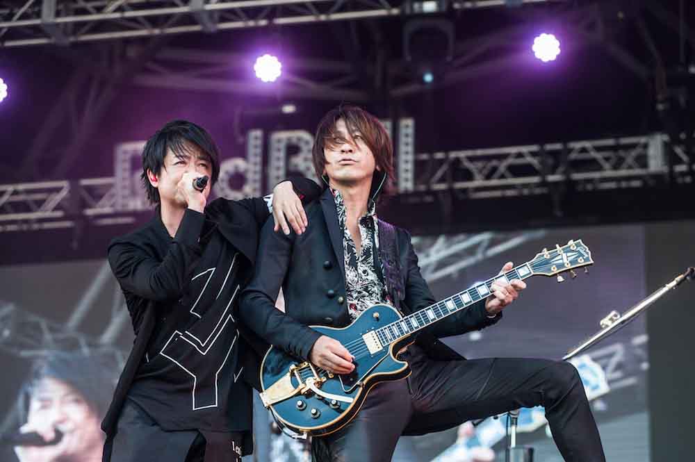 左からTERU（Vo）、TAKURO（G）。（Photo by Red Bull Content Pool/KOBAYASHI KUNIHISA）