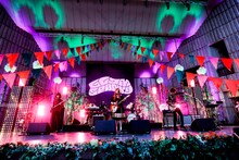 「GLIM SPANKY 野音ライブ 2017」日比谷野外大音楽堂公演の様子。（Photo by HAJIME KAMIIISAKA）