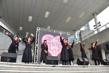 私立恵比寿中学「エビクラシー」発売記念フリーライブの様子。