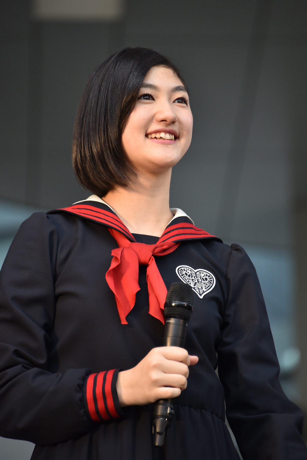小林歌穂