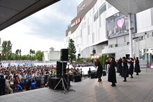 私立恵比寿中学「エビクラシー」発売記念フリーライブの様子。