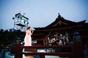 「第34回世界遺産劇場 -嚴島神社- 平清盛公生誕九百年 前年祭 坂本真綾 Open Air Museum 2017」の様子。（撮影：羽田誠）