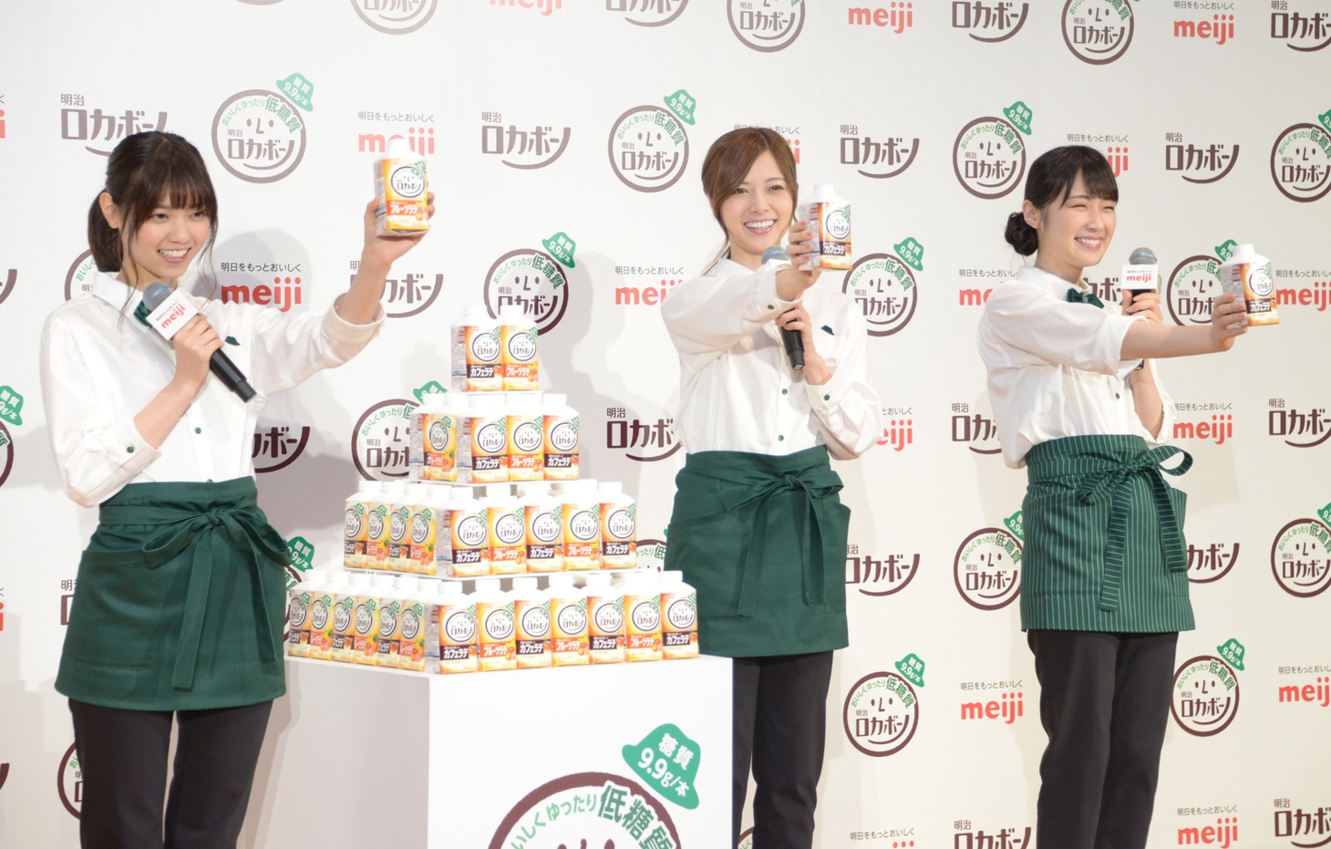 左から西野七瀬、白石麻衣、高山一実。