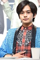 微笑みが消えた北村匠海。