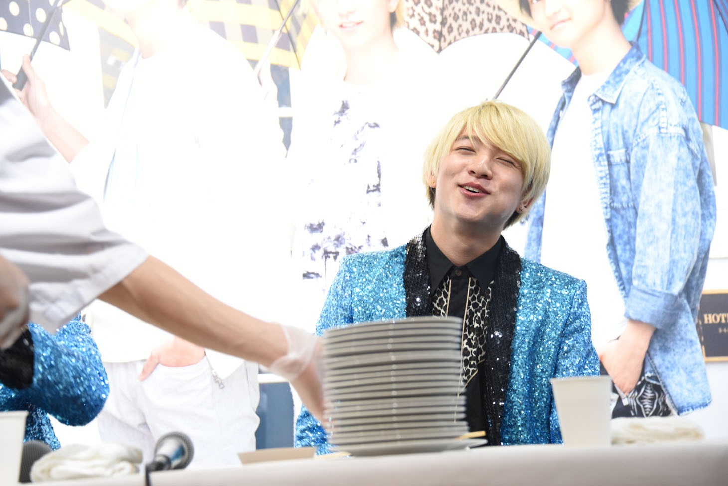 運ばれてきた5貫盛りに絶望する小林龍二。