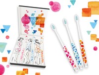 6月19日までプレゼントキャンペーン実施中のPerfumeコラボハブラシ3本セット。