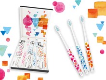 6月19日までプレゼントキャンペーン実施中のPerfumeコラボハブラシ3本セット。