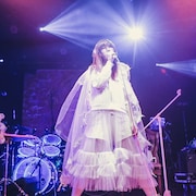 大森靖子ツアー開幕、女児にギター弾かせる