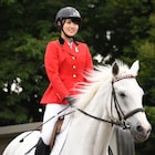 馬上のキャプテン・欅坂46菅井友香、アンバサダー就任で乗馬披露