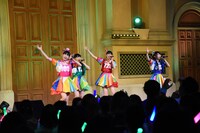 「ときめき♡宣伝部 ～5th SEASON～ 大胆 震撼 烈火のごとく襲来ドーン！ツアー！」東京・ヴィーナスフォート教会広場の様子。