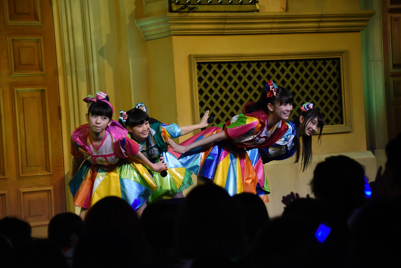 「ときめき♡宣伝部 ～5th SEASON～ 大胆 震撼 烈火のごとく襲来ドーン！ツアー！」東京・ヴィーナスフォート教会広場の様子。